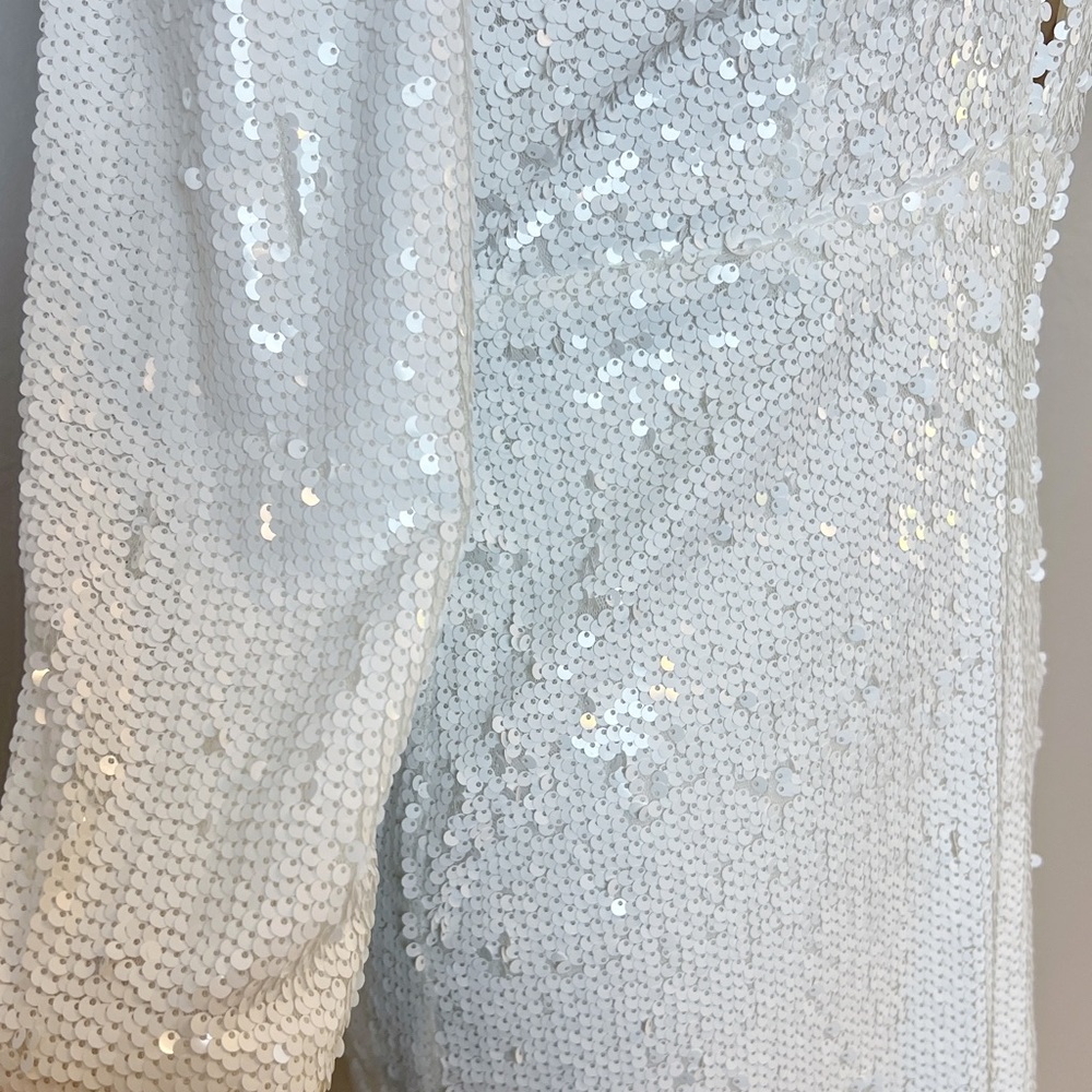 ✖️SOLD✖️•LULU’S• Shimmer In Your Eyes White Sequin Long Sleeve Maxi Dress Size M - Picture 5 of 13